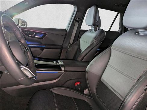 Certified 2025 Mercedes-Benz GLC 300 image 17