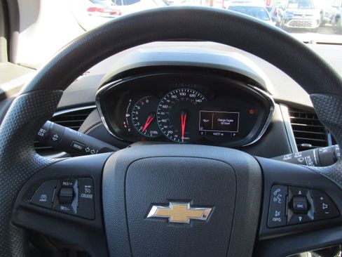 Used 2020 Chevrolet Trax LS w/ Tint and Cruise Package image 13