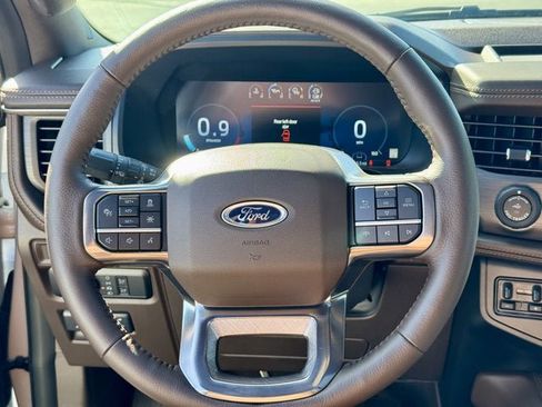 Used 2024 Ford Expedition King Ranch image 17