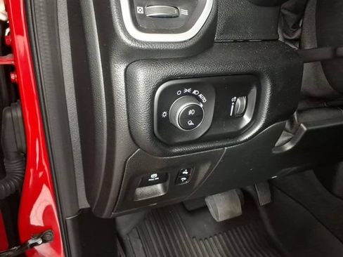 Used 2020 RAM 1500 Big Horn AWD/4WD image 14