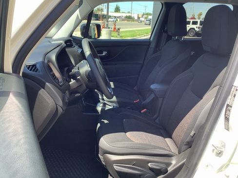 Used 2023 Jeep Renegade Latitude image 8