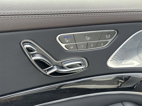 Used 2020 Mercedes-Benz S 560 Sedan image 24