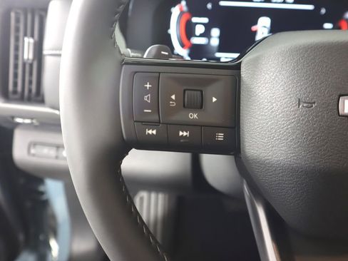 New 2026 Nissan Pathfinder SL image 17