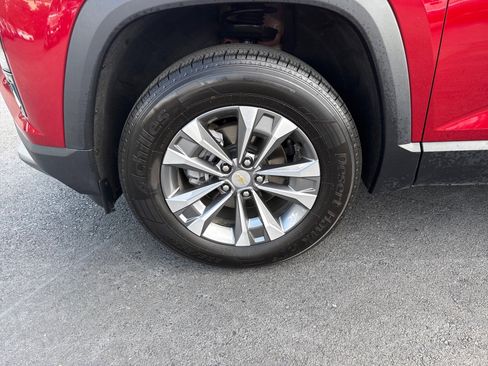 Used 2025 Chevrolet Equinox LT w/ Convenience Package II image 9