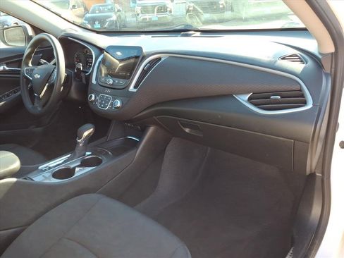 Used 2024 Chevrolet Malibu LT image 12