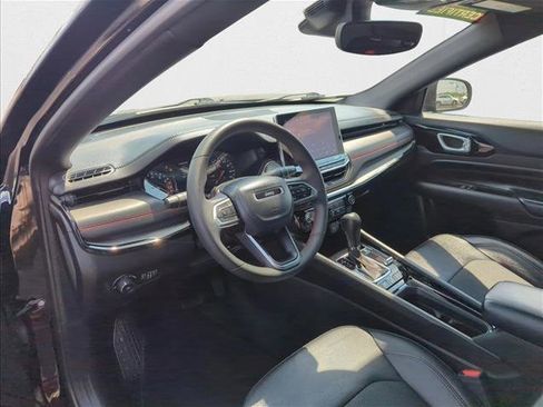 Used 2024 Jeep Compass Trailhawk image 8