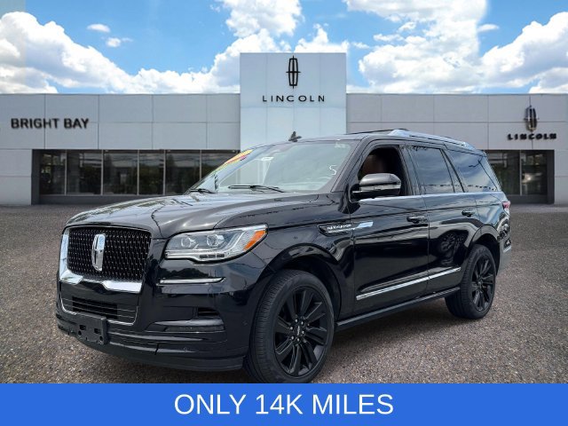 Certified 2023 Lincoln Navigator Reserve w/ Monochromatic Package AWD/4WD image 2