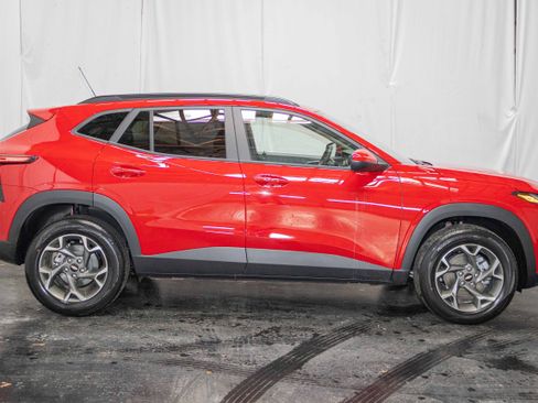 New 2026 Chevrolet Trax LT w/ Driver Confidence Package image 4