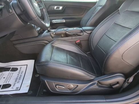 Used 2018 Ford Mustang GT Premium w/ GT Performance Package RWD image 19