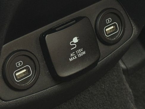 Used 2023 Hyundai Santa Fe Calligraphy image 17