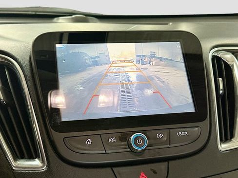 Used 2016 Chevrolet Malibu LT image 14