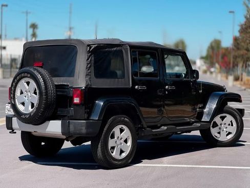 Used 2012 Jeep Wrangler Unlimited Sahara AWD/4WD image 7