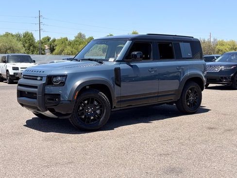 Used 2022 Land Rover Defender 110 X-Dynamic SE AWD/4WD image 2