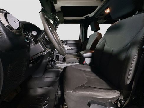 Used 2016 Jeep Wrangler Sport image 17