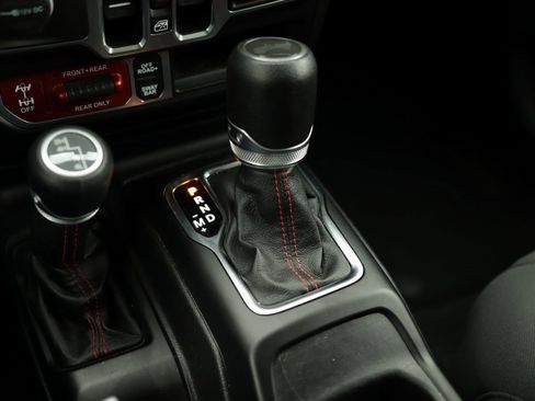 Used 2021 Jeep Wrangler Unlimited Rubicon w/ Cold Weather Group image 21