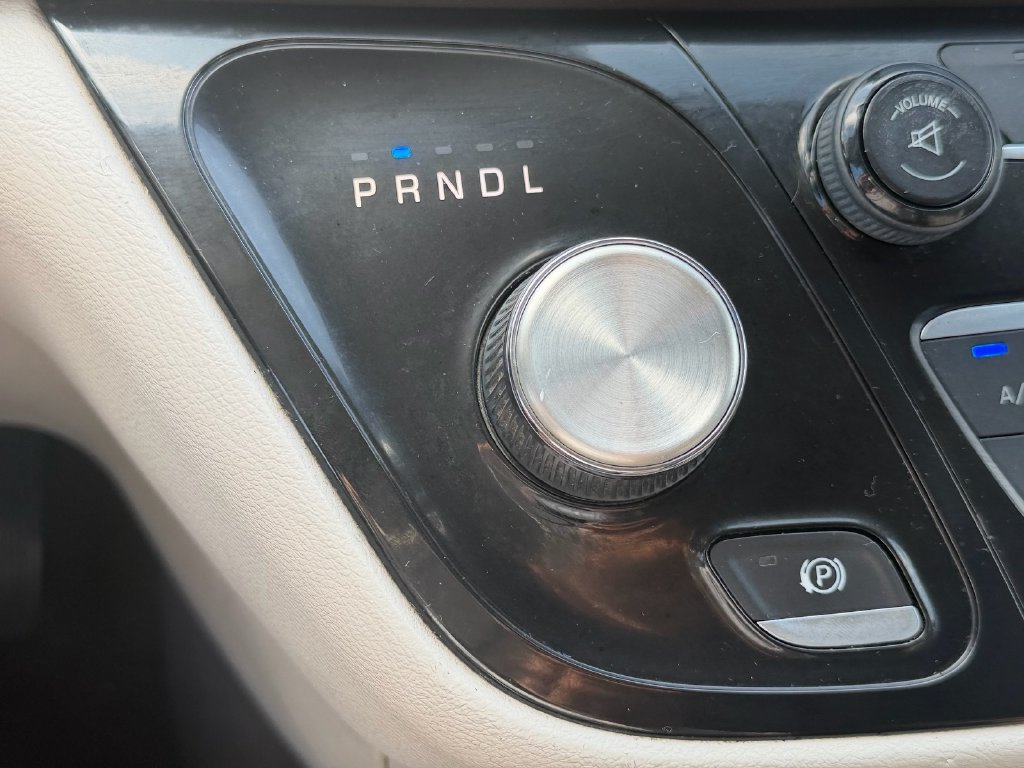 Used 2017 Chrysler Pacifica Touring FWD image 24
