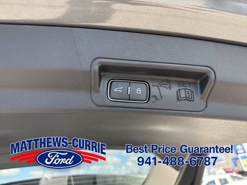 New 2026 Ford Explorer Active RWD image 15