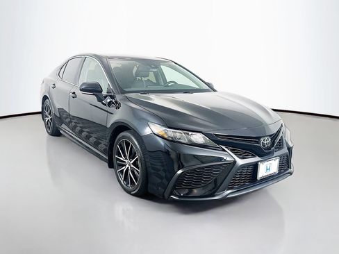 Used 2023 Toyota Camry SE w/ Convenience Package FWD image 3