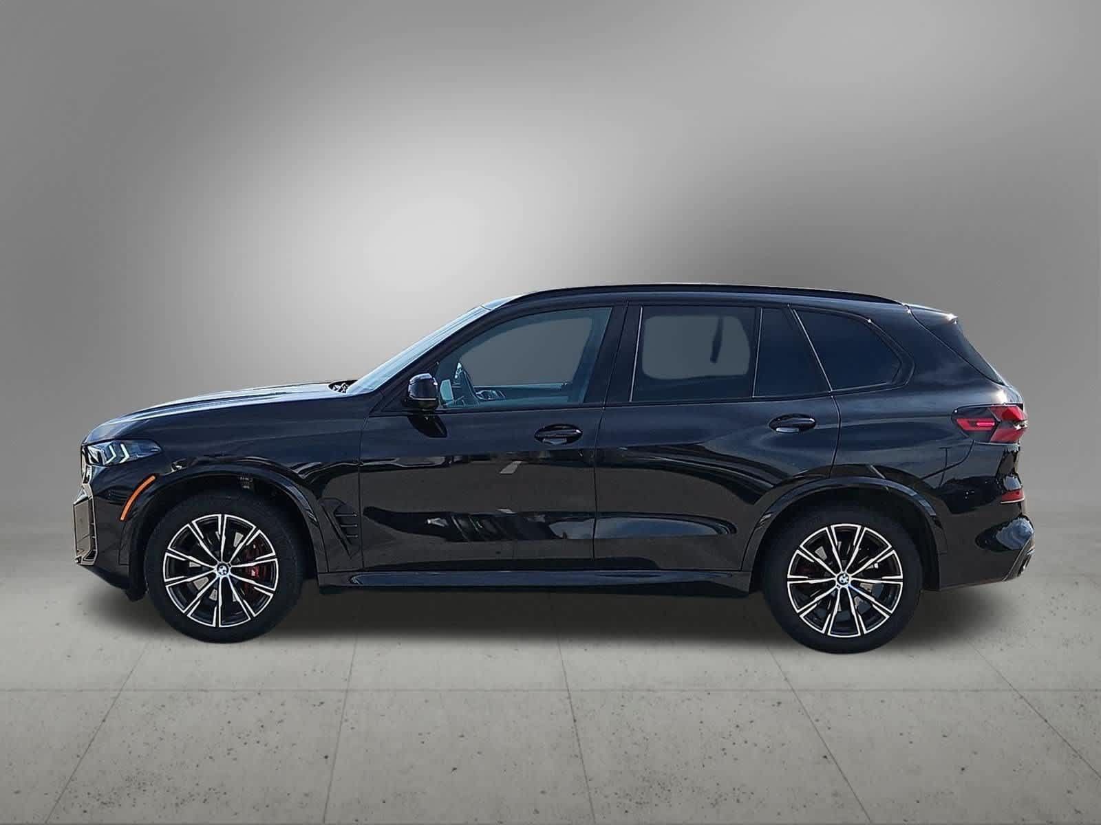 Used 2024 BMW X5 xDrive40i w/ M Sport Package AWD/4WD image 3