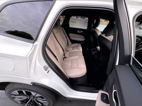 New 2026 Volvo XC60 B5 Plus w/ Protection Package Premier image 27