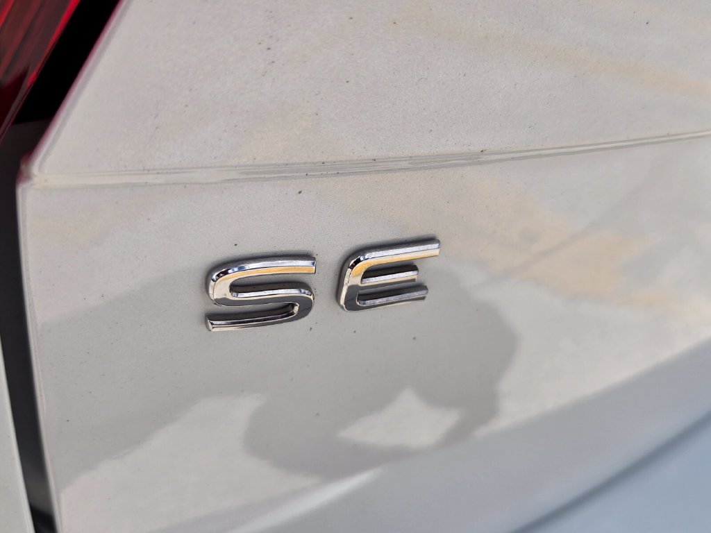 Certified 2023 Volkswagen Tiguan SE R-Line FWD image 14