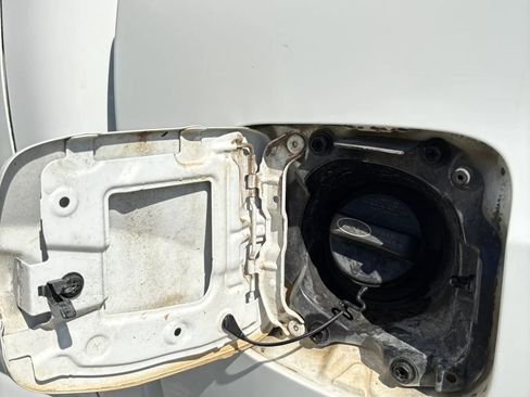 Used 2022 Toyota Tacoma SR5 AWD/4WD image 12