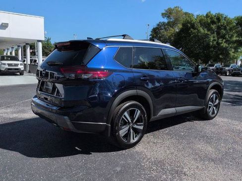 Certified 2025 Nissan Rogue SL w/ SL Premium Package FWD image 4