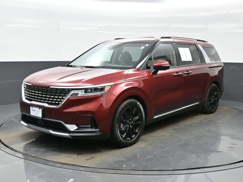 Used 2022 Kia Carnival SX Prestige image 2