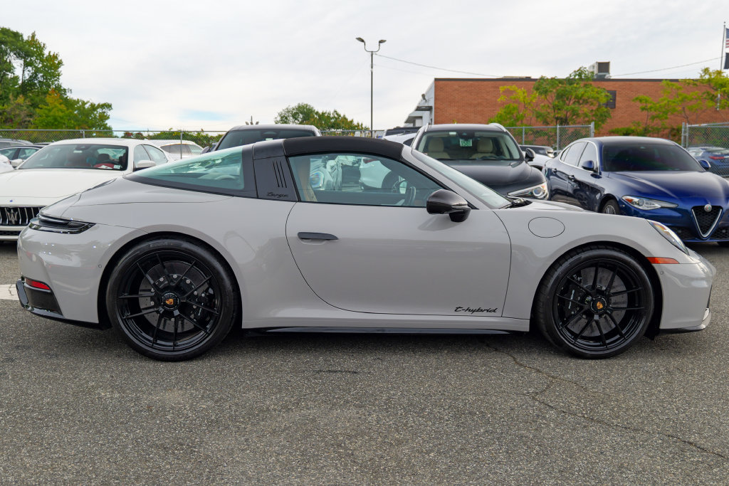 Used 2026 Porsche 911 Targa 4 GTS AWD/4WD image 8