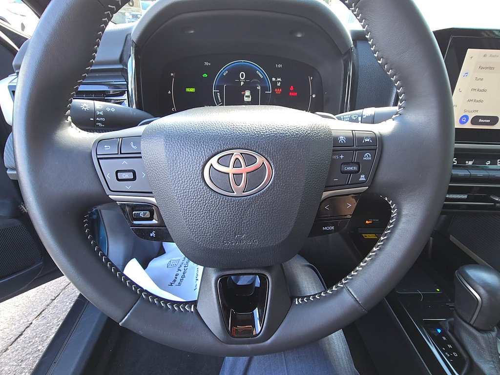Certified 2025 Toyota Camry SE FWD image 17