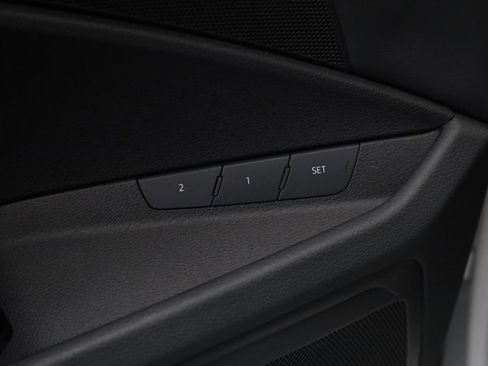 Used 2022 Audi e-tron Premium image 13