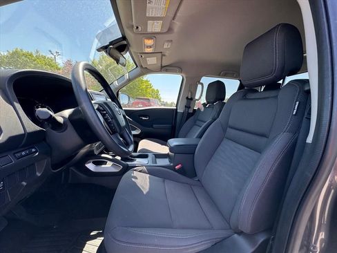 Used 2024 Nissan Frontier SV w/ Technology Package RWD image 15