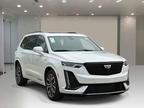 Used 2023 Cadillac XT6 Sport w/ LPO, Floor Liner Package AWD/4WD image 6