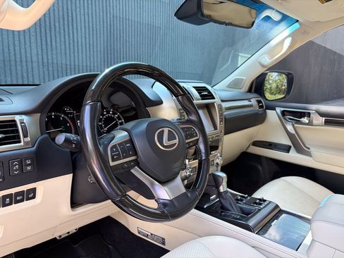 Used 2021 Lexus GX 460 Luxury w/ Sport Design Package AWD/4WD image 10
