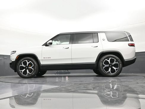 Used 2024 Rivian R1S Adventure AWD/4WD image 22