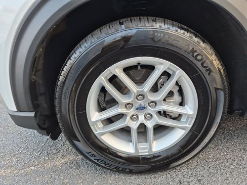 Used 2025 Ford Explorer Active w/ Active Comfort Package image 7