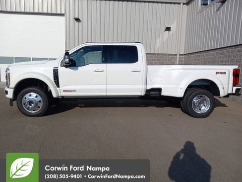 New 2026 Ford F450 Platinum w/ FX4 Off-Road Package image 6