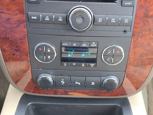 Used 2009 Chevrolet Tahoe LT w/ Luxury Package image 41