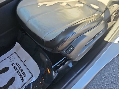 Used 2017 Chevrolet Equinox Premier FWD image 27