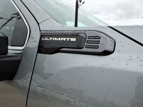 Used 2025 GMC Sierra 2500 Denali Ultimate image 10