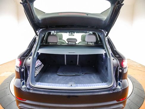 Certified 2023 Porsche Cayenne AWD/4WD image 30