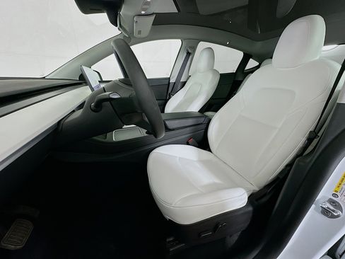Used 2022 Tesla Model Y Long Range AWD/4WD image 13