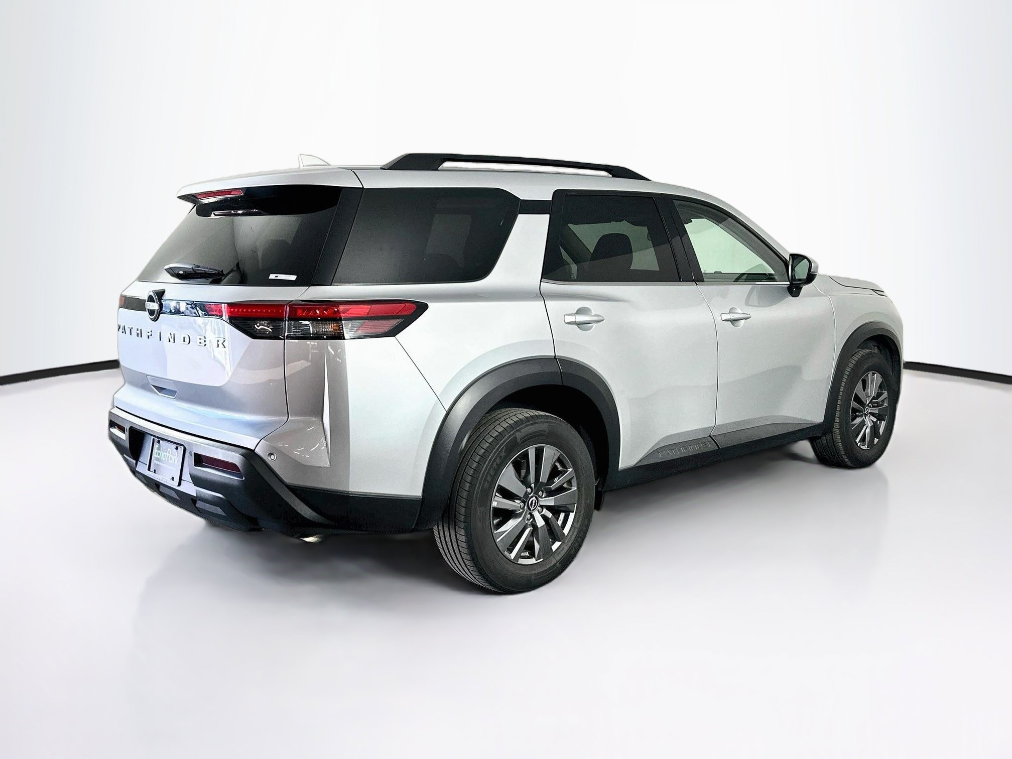 Used 2025 Nissan Pathfinder SV FWD image 9