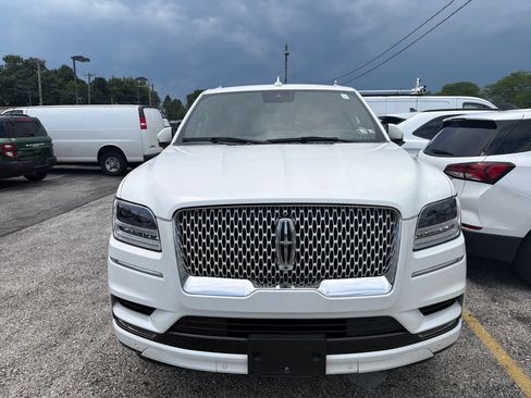 Used 2021 Lincoln Navigator L Reserve AWD/4WD image 2