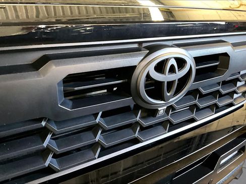 Used 2024 Toyota Tacoma TRD Sport w/ TRD Sport Premium Package AWD/4WD image 29