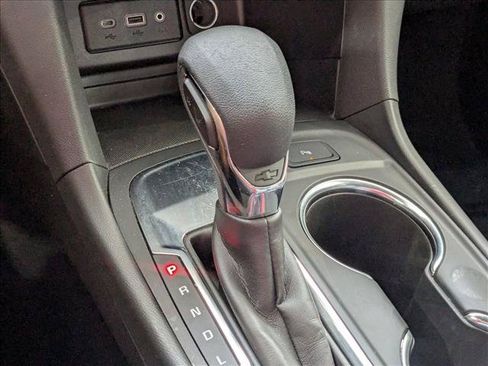 Used 2024 Chevrolet Equinox LT FWD image 12