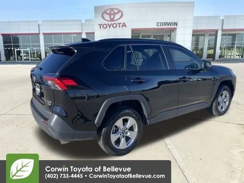 Used 2020 Toyota RAV4 XLE image 5