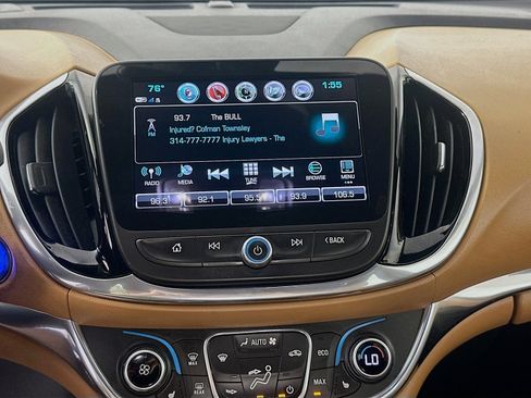 Used 2018 Chevrolet Volt Premier w/ Driver Confidence Package FWD image 15