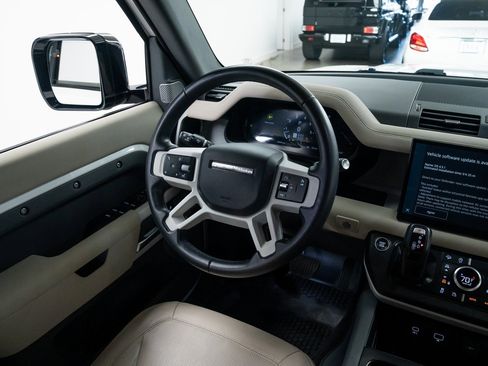 Used 2023 Land Rover Defender 130 S image 10