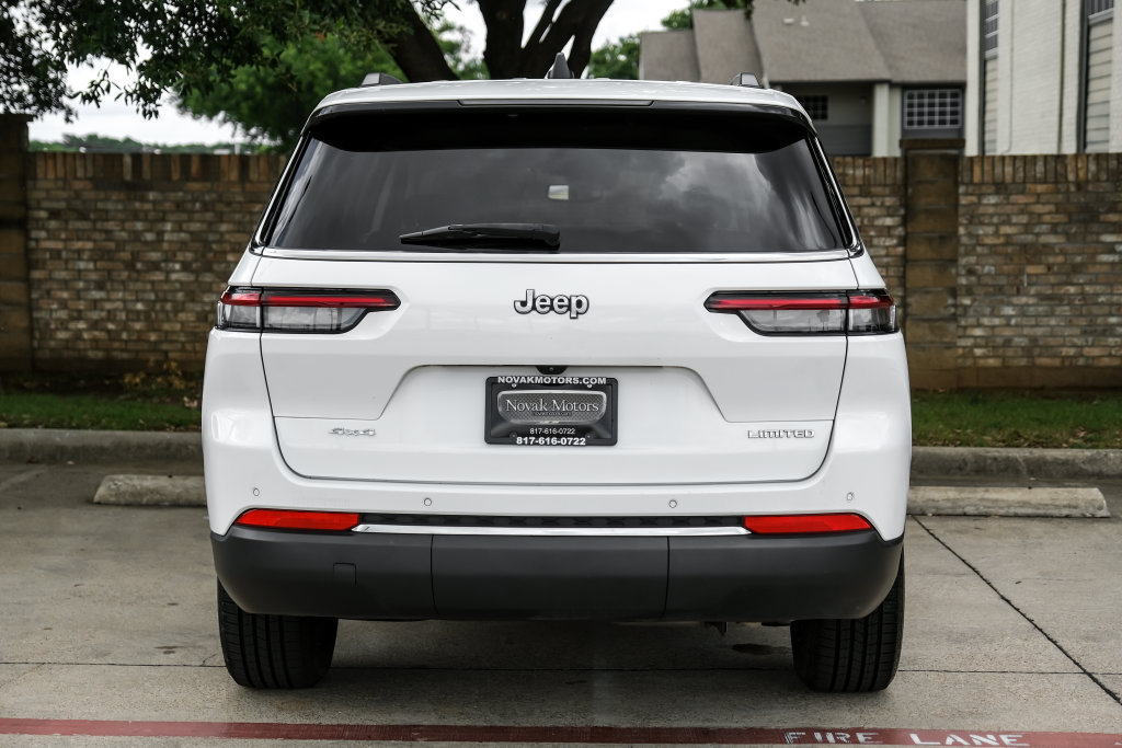 Used 2023 Jeep Grand Cherokee L Limited AWD/4WD image 19